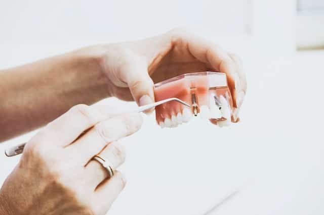 Wykształcenie dentysty na Żoliborzu