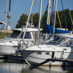 Marzenie o pływaniu wymarzoną jacht Motorowy - oferty sprzedaży