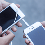 Czy istnieją sprawdzone sposoby na wymianę ekranu iPhone'a od ręki?